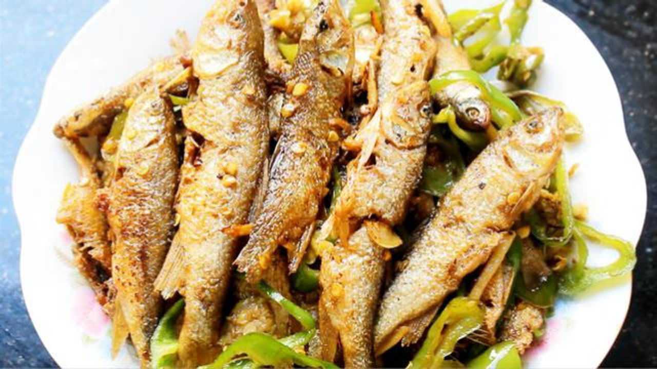 白条鱼怎样做才好吃?试试这种家常做法,下酒又下饭,3分钟学会