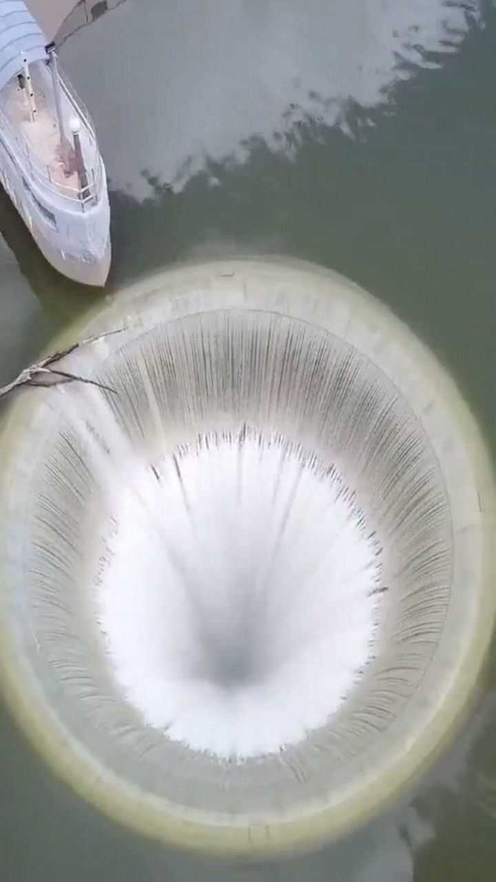 穿越之洞,这个泄洪洞太恐怖了,太震撼了