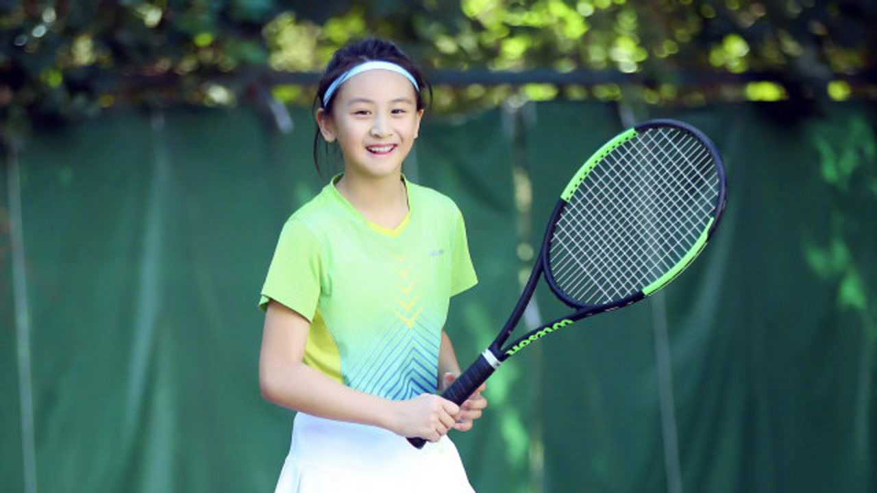 田亮晒女儿称小巨人,12岁森碟身高170,孩子长高要抓住3点