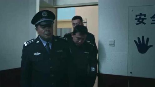 《菜鸟囧探》：曹毅姜末以为抓到毒贩，不料竟是大水冲了龙王庙