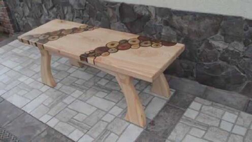 牛人用普通木板制作实木长凳，成品结实耐用还好看！