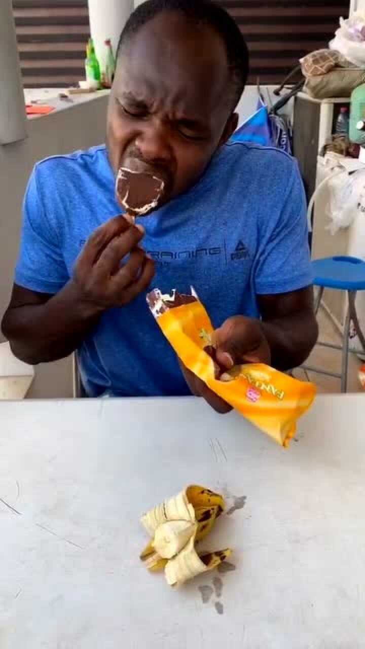 黑人第一次吃雪糕,感动的直接哭了,太夸张了!_腾讯视频