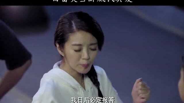 美女赖上总裁,死活不下总裁的车,总裁接下来的行为真不懂怜香惜玉