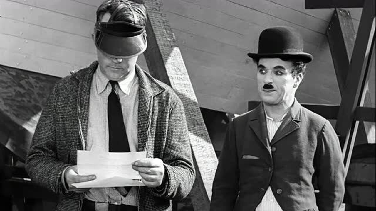 卓别林经典黑白搞笑哑剧