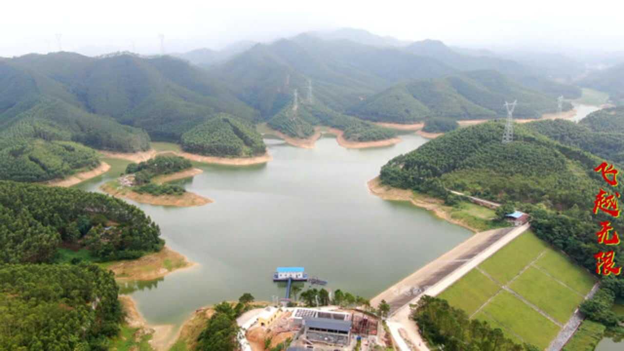 航拍广西博白鸡冠水库风光始建于1956年当地三大备用水源之一