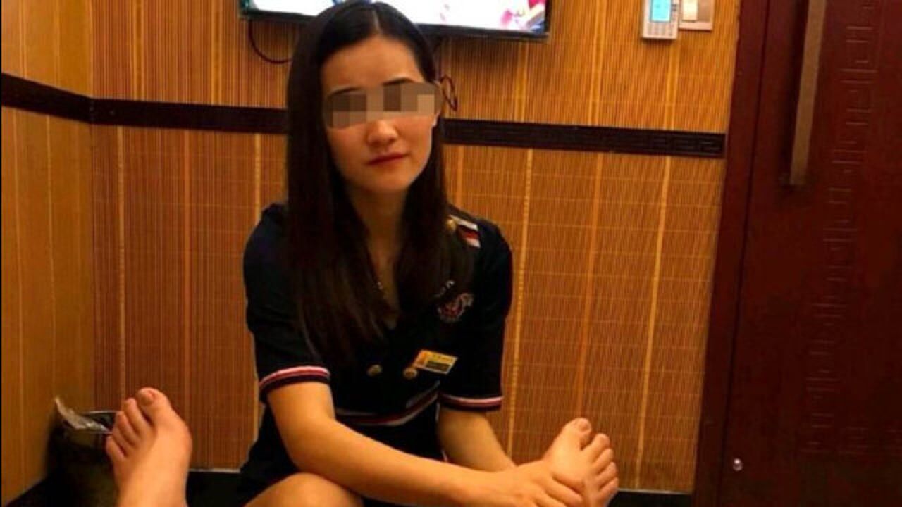 按摩场所提供服务女技师用果冻做道具这是特色