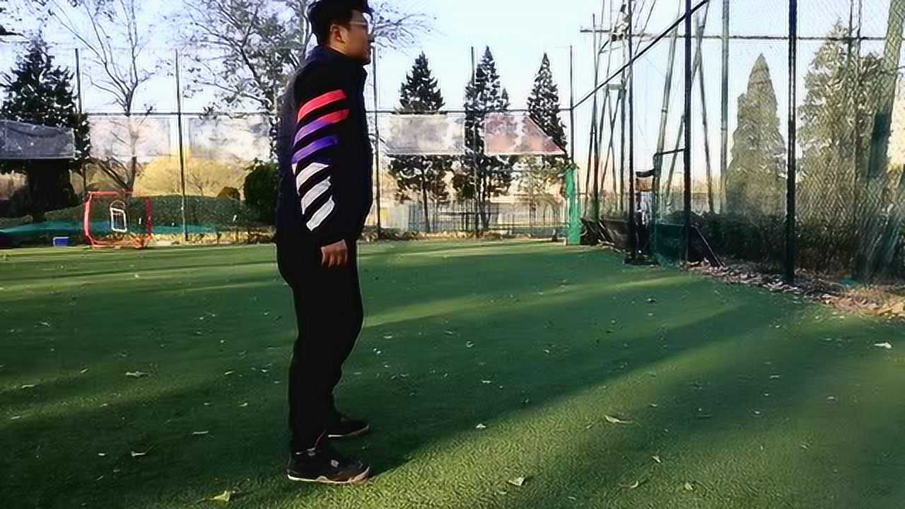 6.屈膝跳动作ji讲解