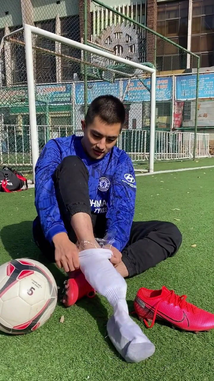 体育生在线教学袜子这样穿一定不会臭学会了吗