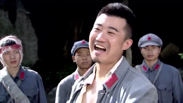 铁血红安刘铜锣摔跤输给了方杠子他愿赌服输喝十碗酒