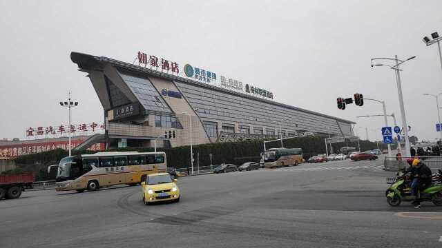 实拍湖北宜昌汽车站,这造型太"奇葩"了,网友调侃像"棺材"!