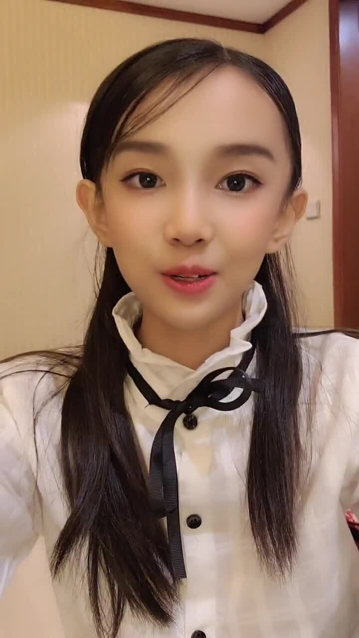 宋小睿拆盲盒有得玩就是开心