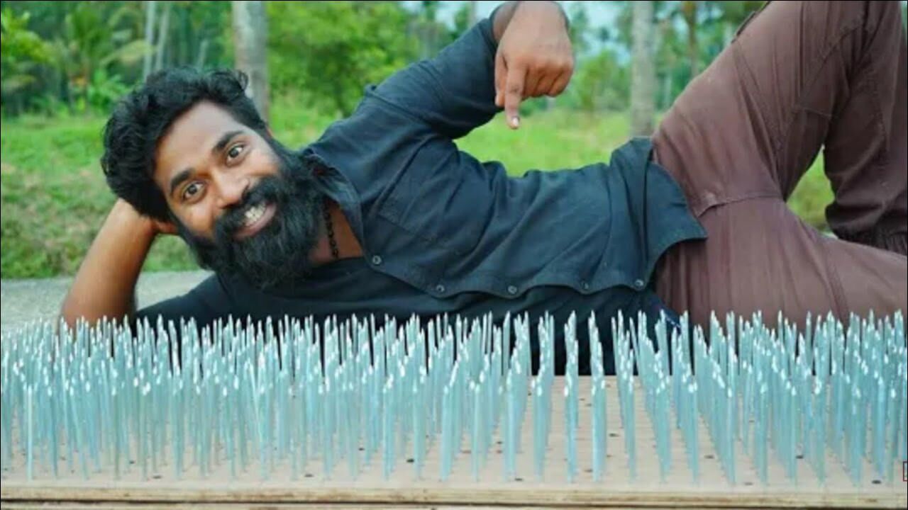 人躺在"钉床"上会怎样?老外作死亲测,结果意外发生了!