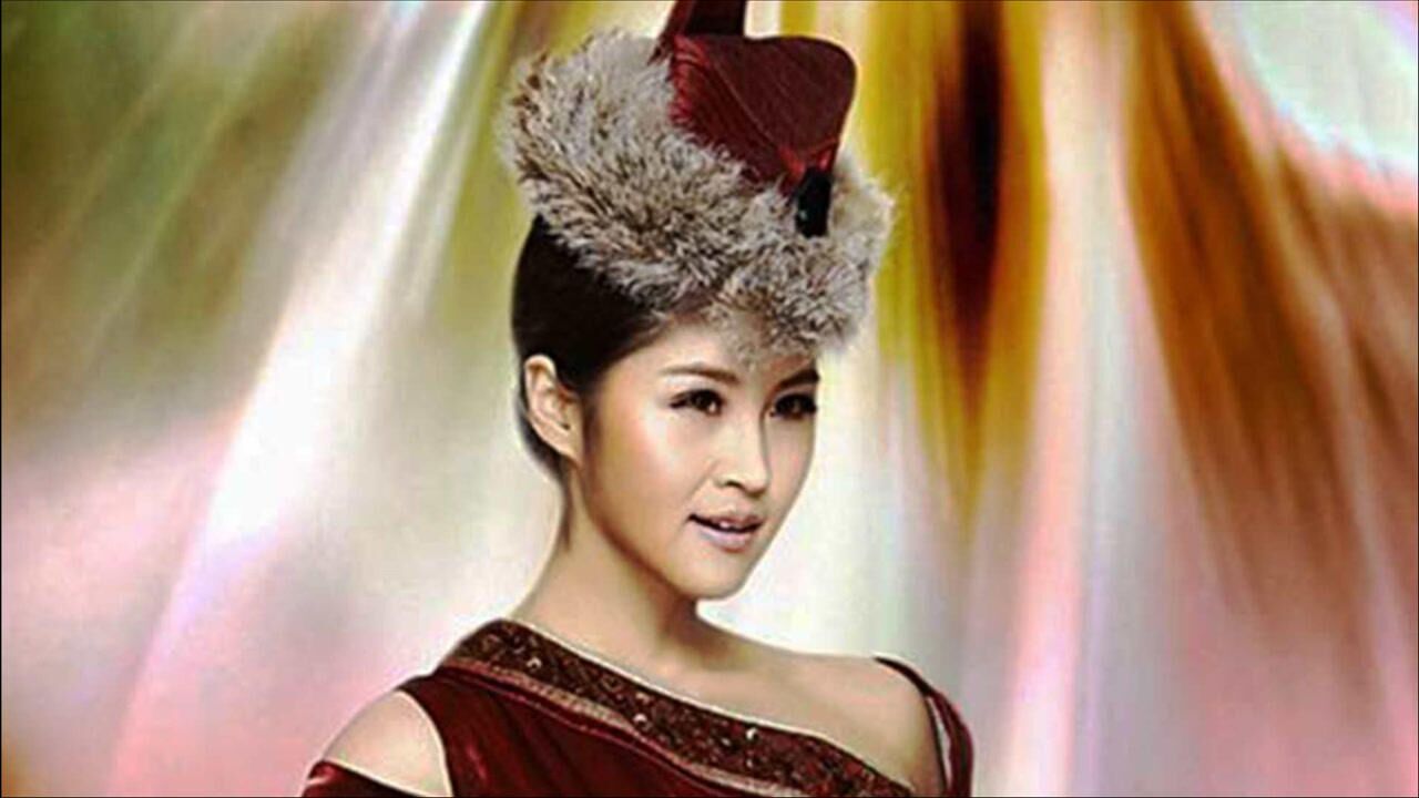 琪琪格爱上草原爱上你歌声柔美清新节奏轻松明快让人陶醉