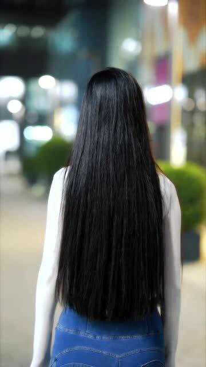 背影杀手的美女车模