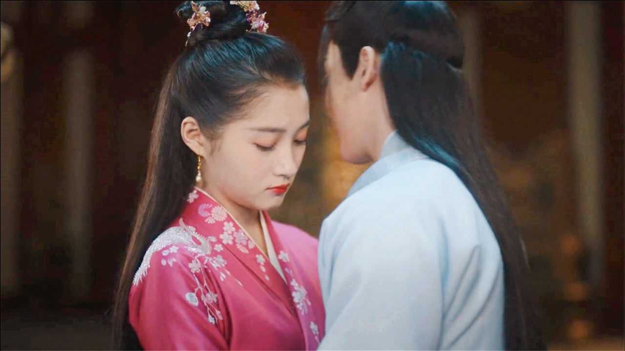 这般女子:关晓彤大胆示爱,抱着侯明昊表白,侯明昊满脸宠溺