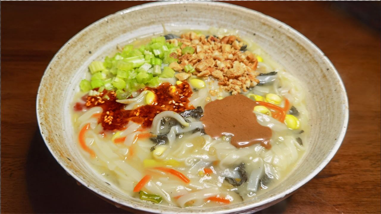 河南芝麻叶糊涂面条,好吃的关键在面油,香浓营养又暖胃