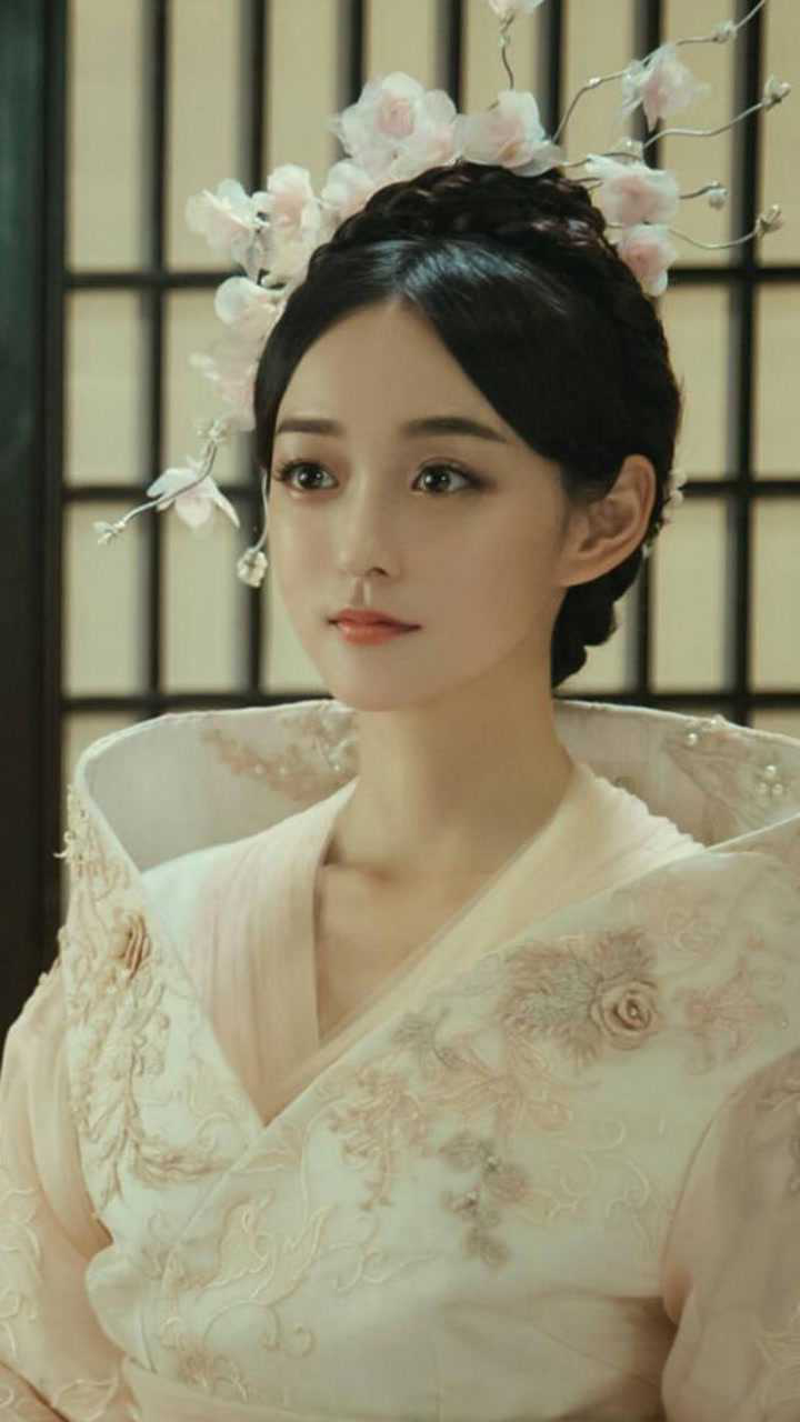 何泓姗有这么个女演员买不起游戏皮肤才接戏和谭松韵和钟汉良合作锦心