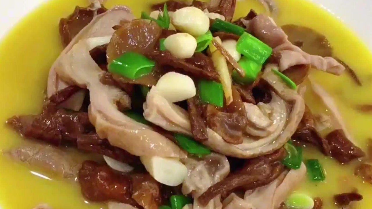 姥姥今天教我一个菌菇炖猪肚的好做法这也太好吃了