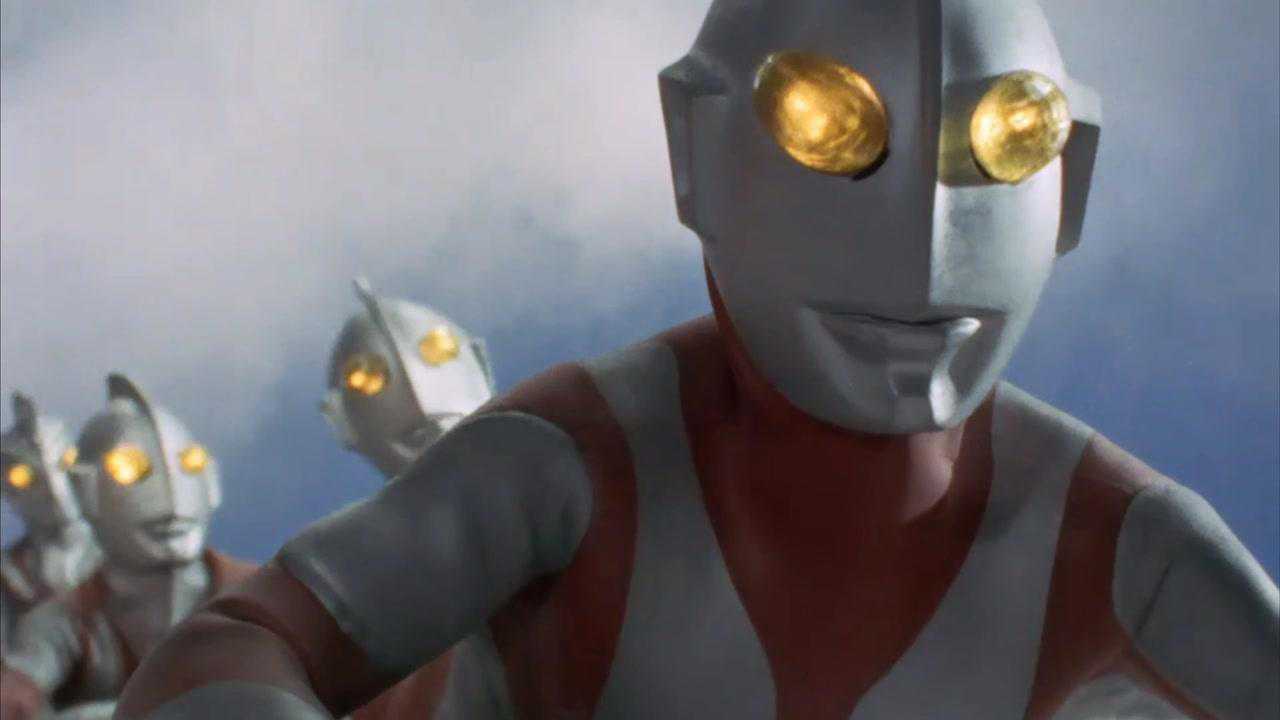 奥特曼搞笑瞬间四兄弟懵逼抬头戴拿锤地狂笑爱迪老师就是一款表情包