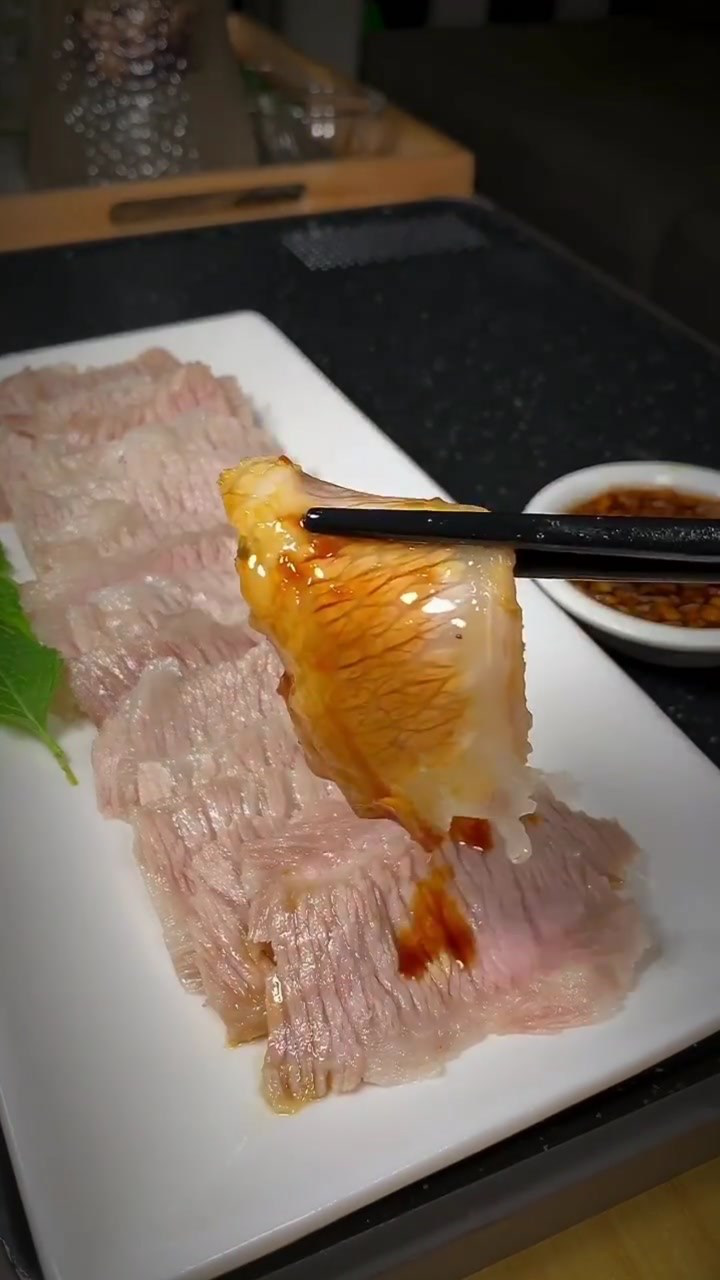 家常白灼猪颈肉