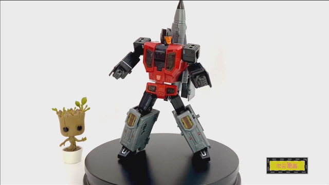 《变形金刚》模型展示短片!俯冲