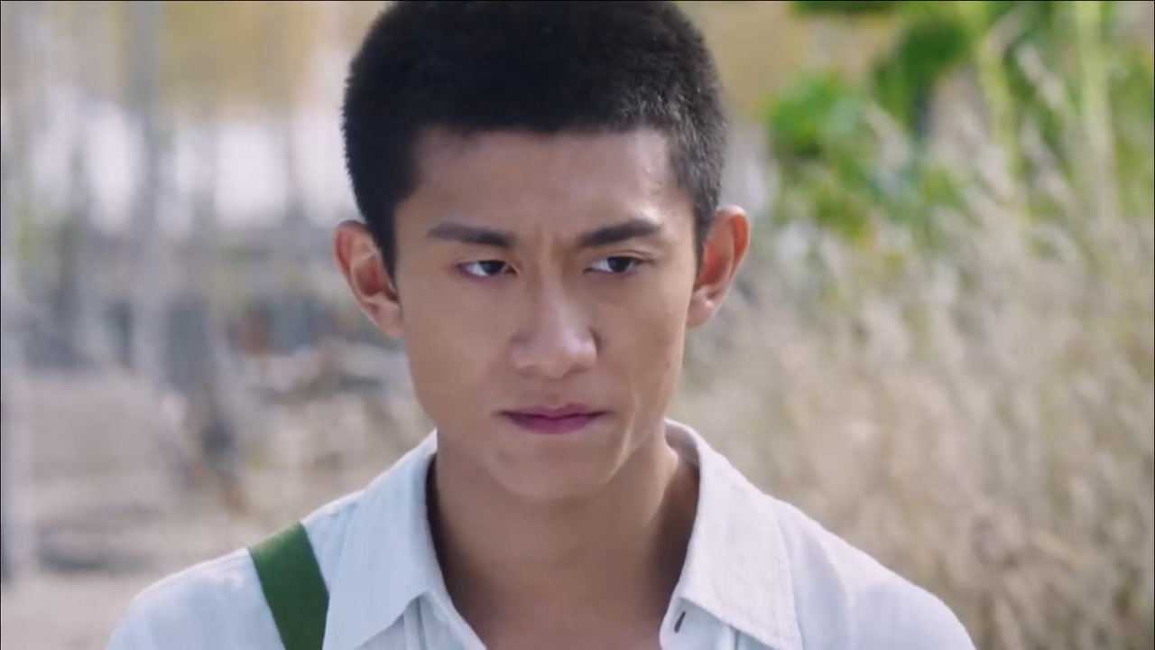 青谷子方格被刘全能欺负被分配干重体力活同学们看着心疼