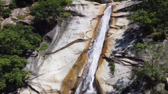 岫岩朝阳石湖风景区瀑布免费景点