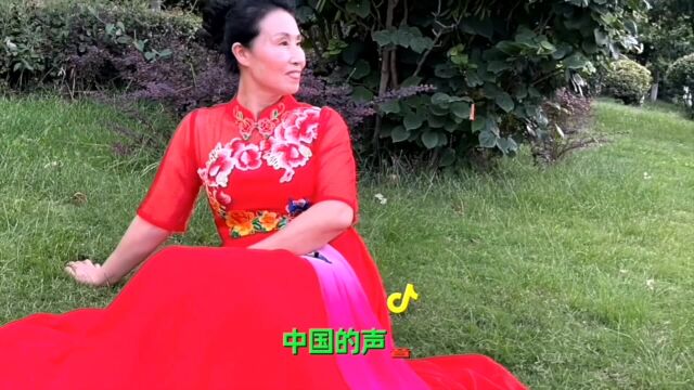 西岳神韵合唱团演绎《中国进入新时代》之演员风彩