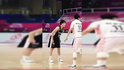 #NBA圈#云南的杨舒予也真是不错，弯了弯了，我已经开始疯狂脑补了……这谁顶得住？？？