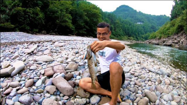 溪流野钓,第一次钓到巨物斑鳜,硕大的嘴巴看着就得劲