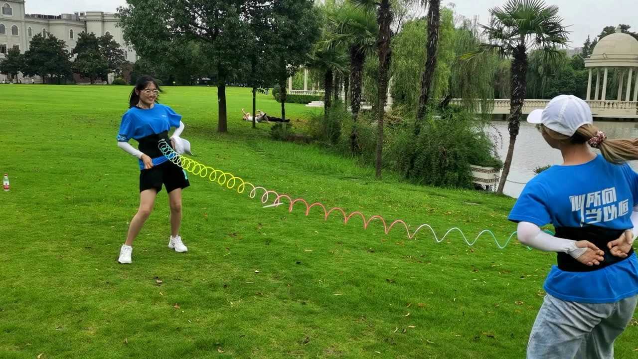 光盘拔河 趣味拓展游戏