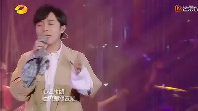 吴青峰演唱超火歌曲《起风了》,独特的声线,天籁之声!