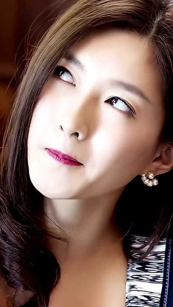 亚洲性感女神江疏影独特的成熟魅力毕业于上海戏剧学院被评为建校最美