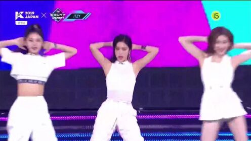 韩国超火女团 ITZY，节目热舞《DALLA DALLA》你有为她们心动吗？