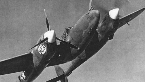 1943年，美军战机撞向山本机组，山本五十六坠机死亡