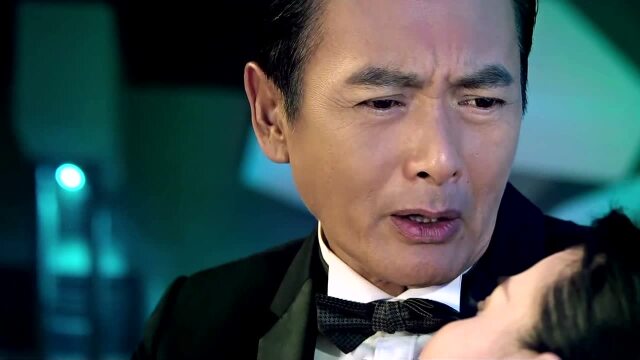 澳门风云3发哥真是太帅了扑克牌做飞镖赌神不是白叫的