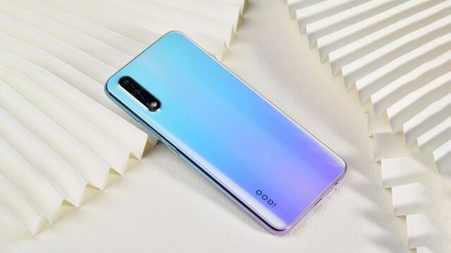 曾经的vivo顶级旗舰,256GB高配版,已从2698降到1349元二手价!