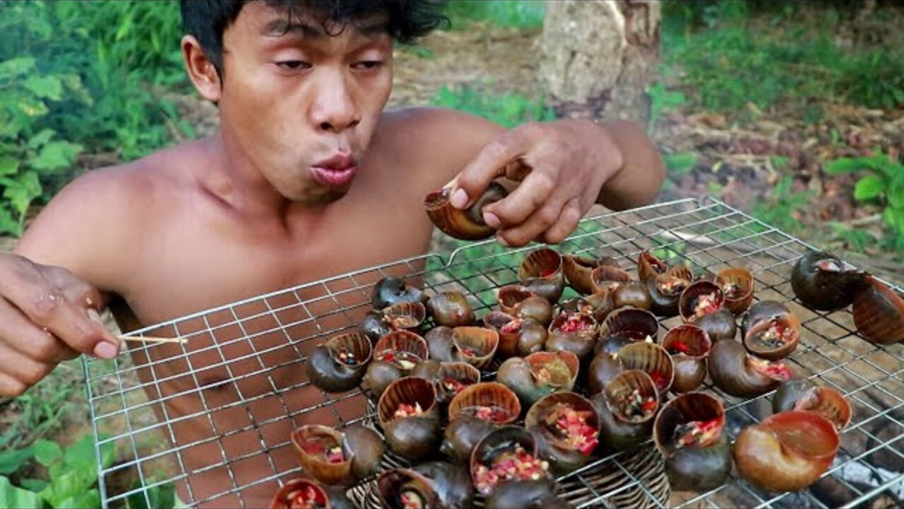 中国人不敢吃的福寿螺,越南小伙却顿顿都吃,看的我都流口水了_腾讯