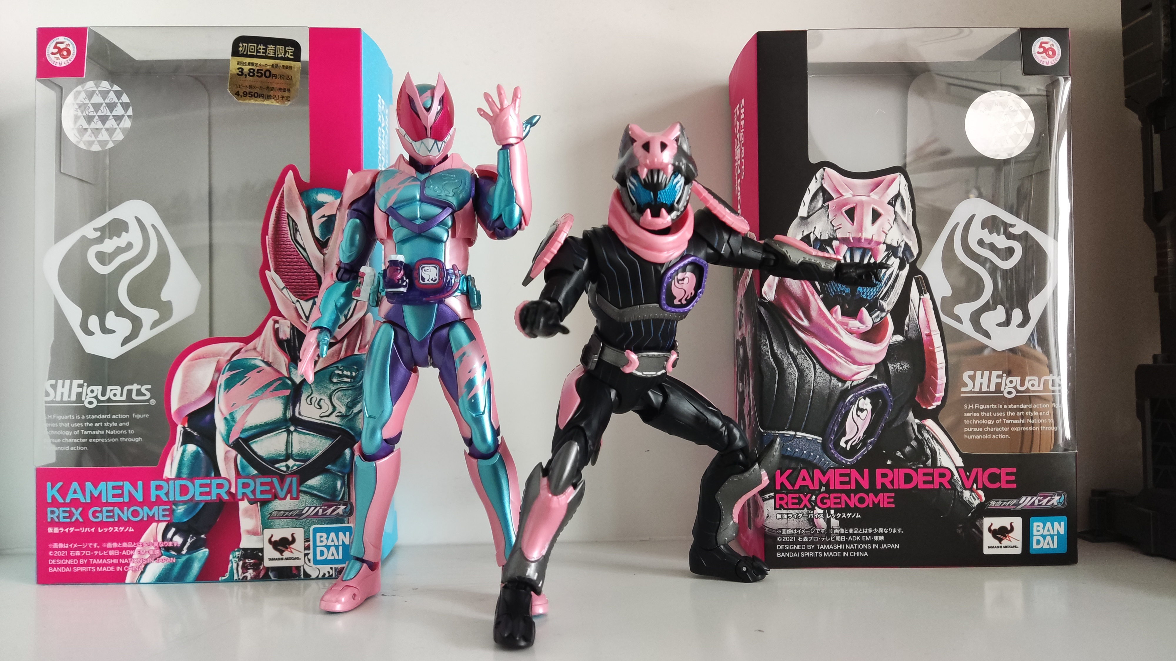 万代shf假面武士revice维斯猪咪现在240包邮可入手了