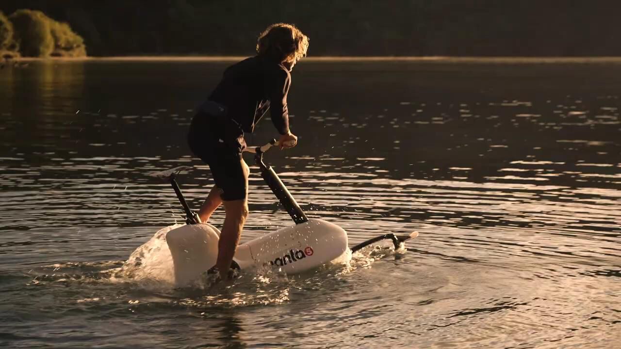 manta5水上自行车,令人眼前一亮的新型水上设备,夜间一起去骑行.