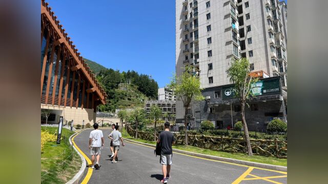 武汉东湖学院经济学社“筑梦经济人”暑期社会实践队(1)