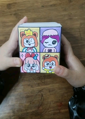 自制小伶同学玩具盲盒书,喜欢小伶同学吗?