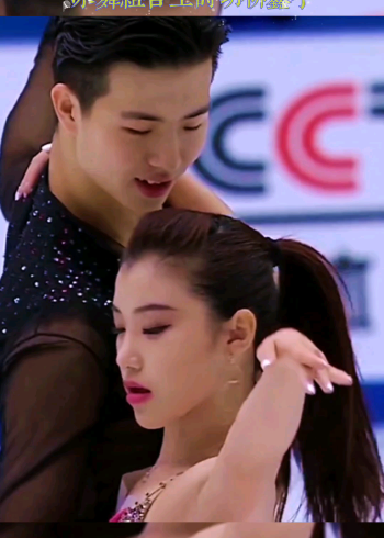 王诗玥柳鑫宇这对俊男美女的冰舞组合曾多次夺得世界冠军,实力和魅力