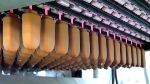 探访韩国冰淇淋制作工厂，看机器怎么把冰淇淋“拉出来”，场面极度震撼和舒适