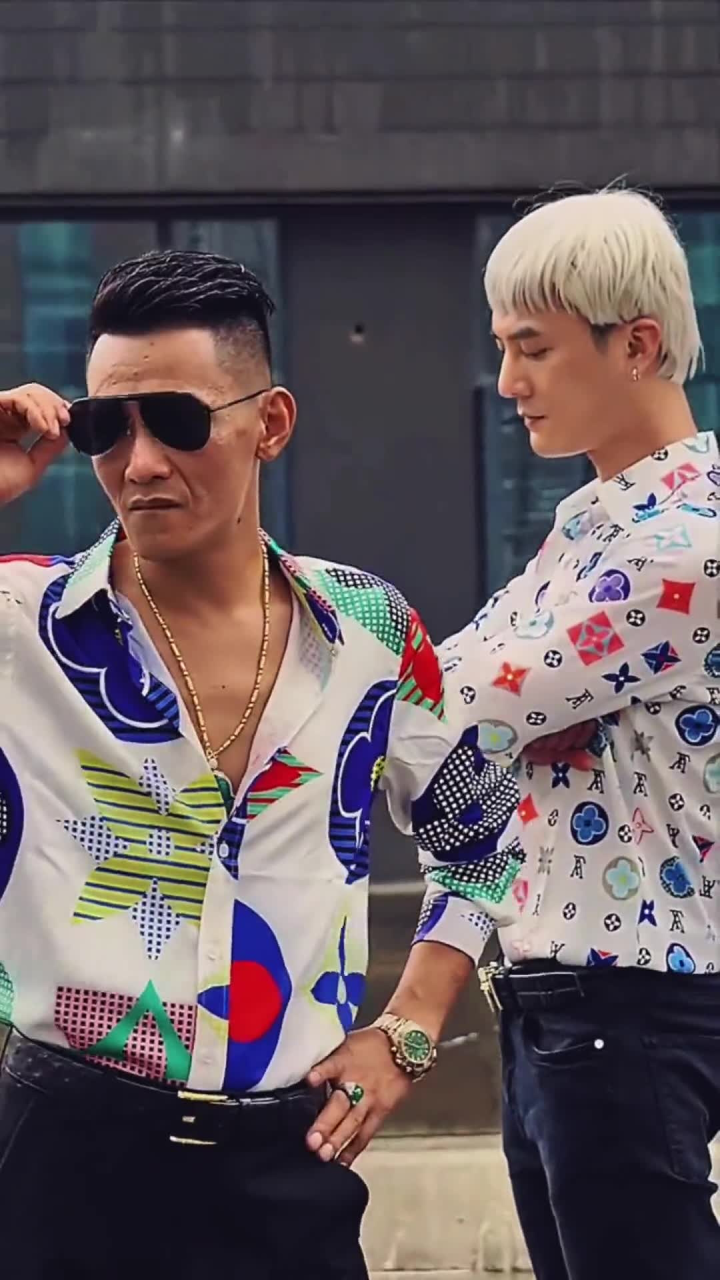 兄弟啊,想你了,晚上我们一起pk吧贵州小伟哥 气质这一块拿捏死死的