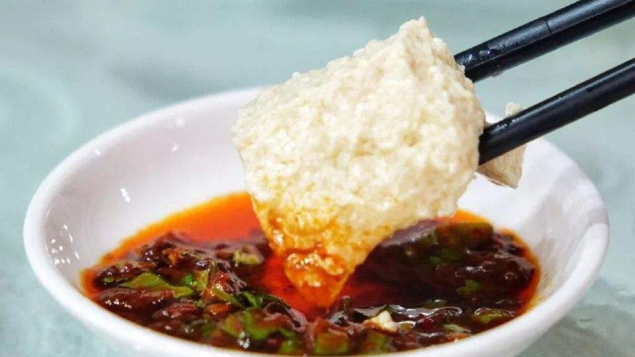 豆花蘸水并不需要复杂的工艺,在家做,一分钟搞定,比饭店的好吃