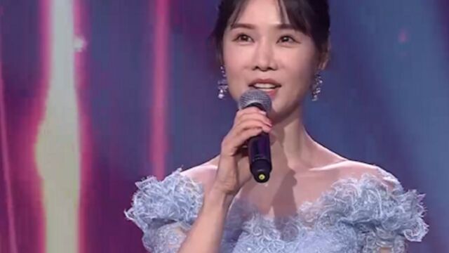 宋洁演唱《娜鲁湾情歌》,激情澎湃,一代怀旧金曲