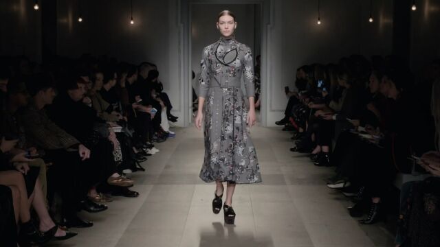 英国知名服装品牌Erdem(艾尔丹姆)2017年FW秀场