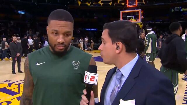 利拉德谈雄鹿首秀：感觉很棒 主要是去找找比赛节奏