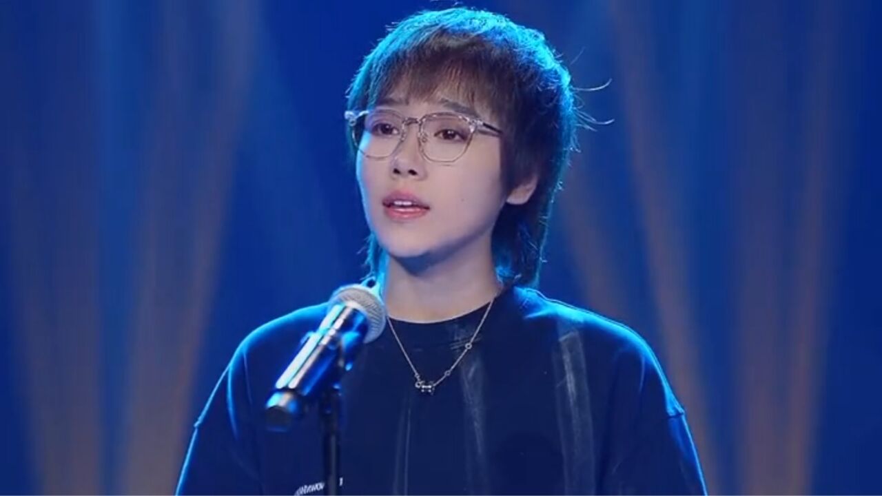 吕口口翻唱《爱上你是一个错》完整版,这独特的嗓音太好听了